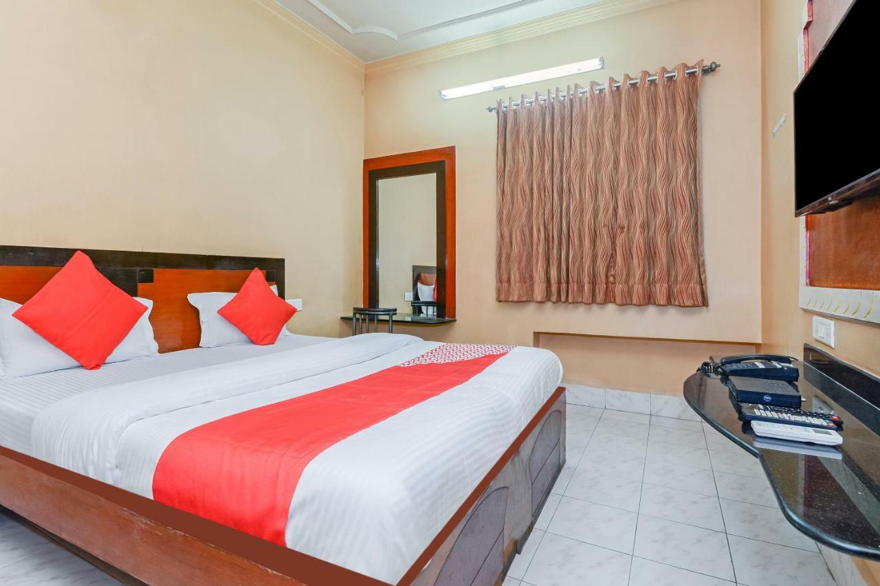 Suraj Hotel Pune Extérieur photo