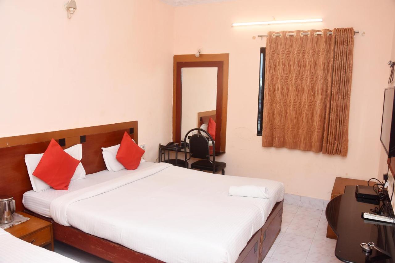 Suraj Hotel Pune Extérieur photo